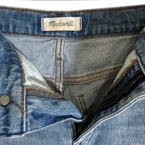 Madewell Classic Straight Jeans in Corrie Wash: Step-Hem Edition - size 26 - Picture 5 of 5
